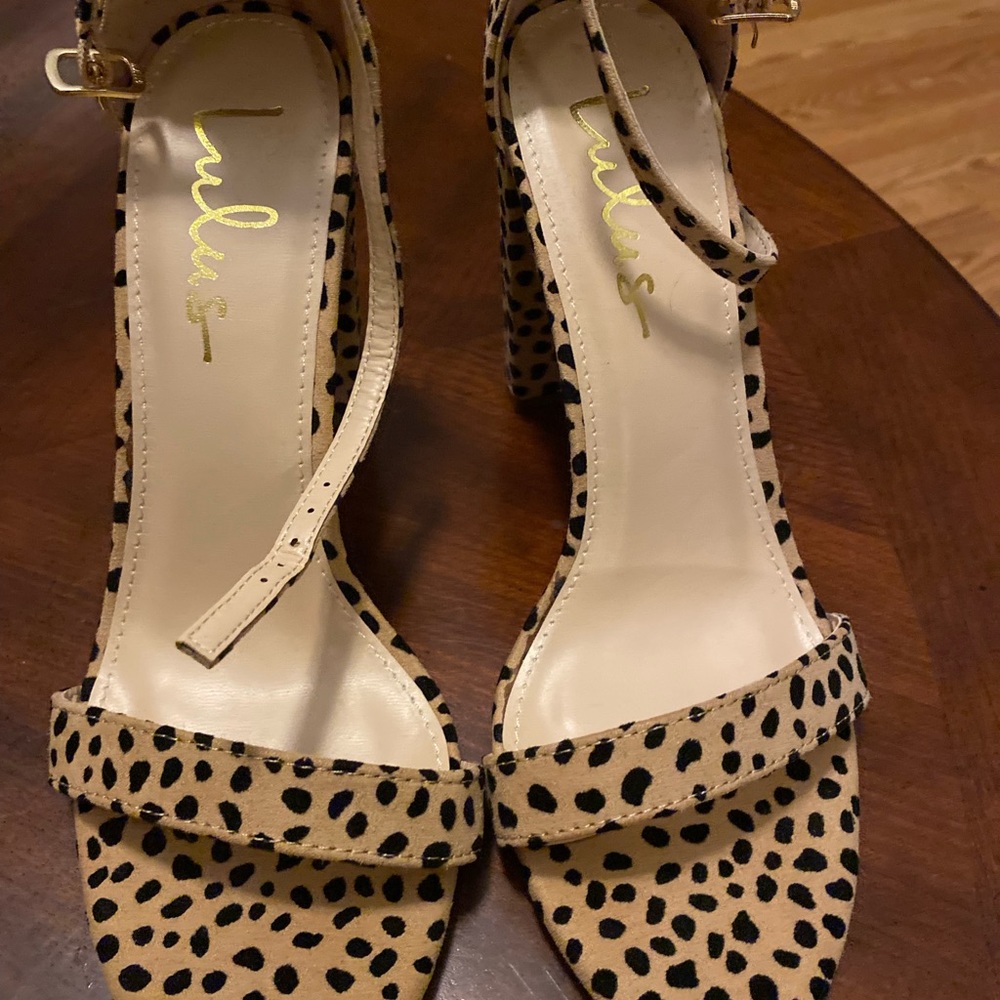 Size 8 Lulus heels - Picture 3 of 4